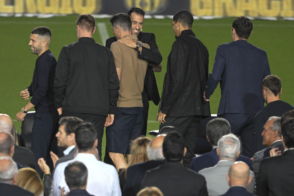 “这不是告别，我们很快会再见。”