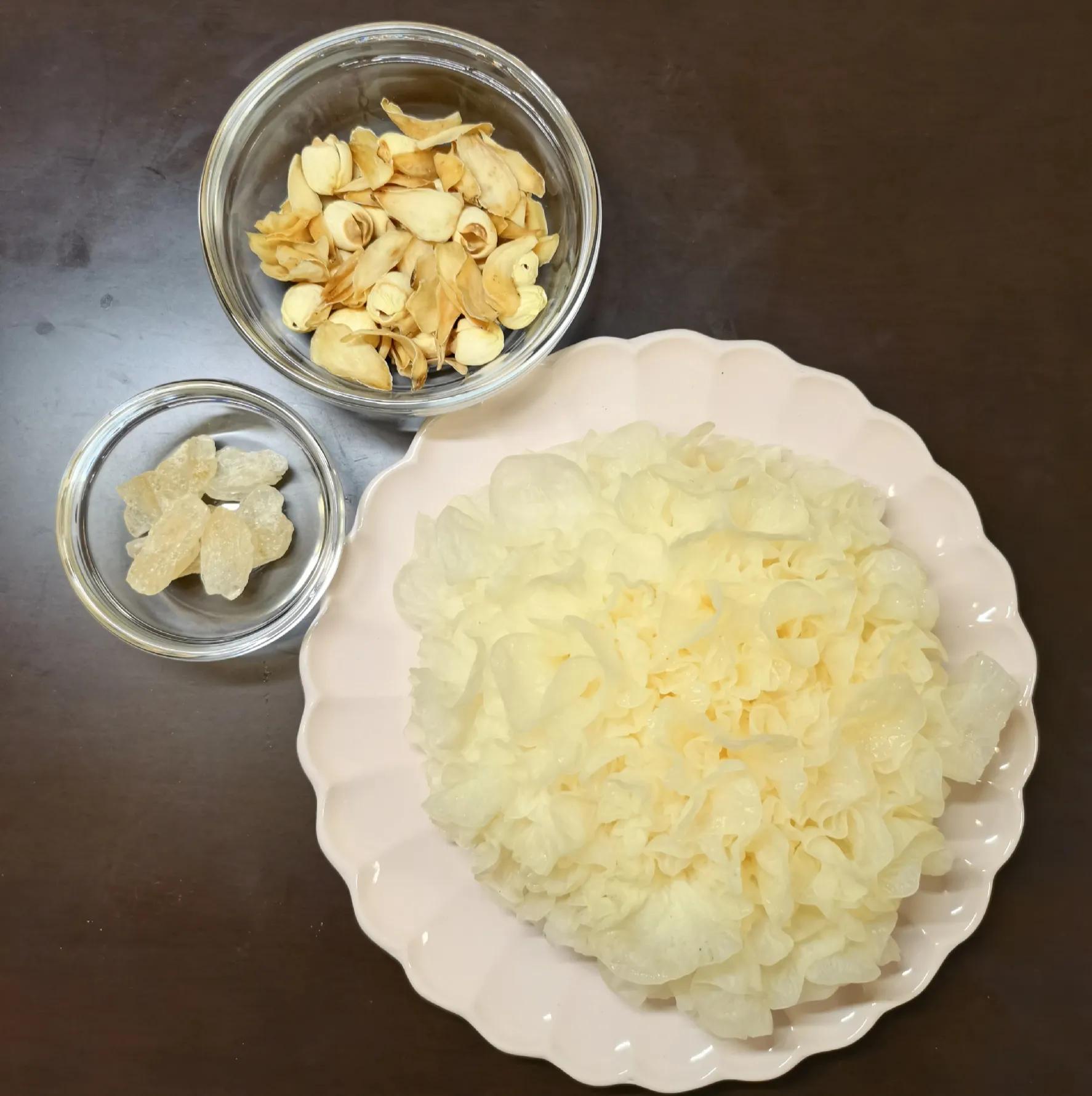 银耳燕窝百合羹,平民燕窝银耳莲子羹