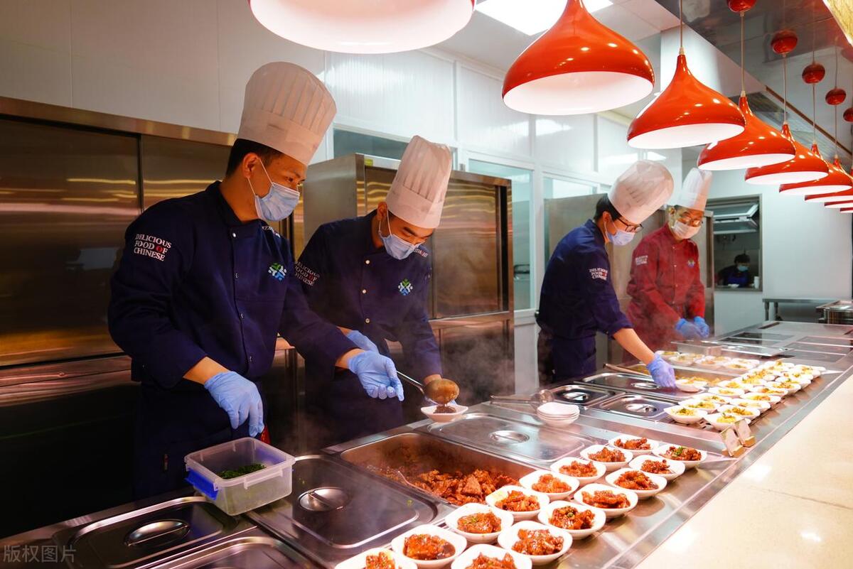 我表弟，包了20亩浅水塘，一年净赚45万，昨天刚提了新车