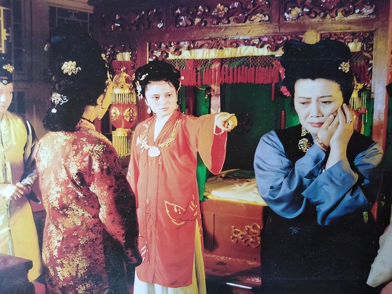 抄检大观园结果如何,抄检大观园的深层原因是什么