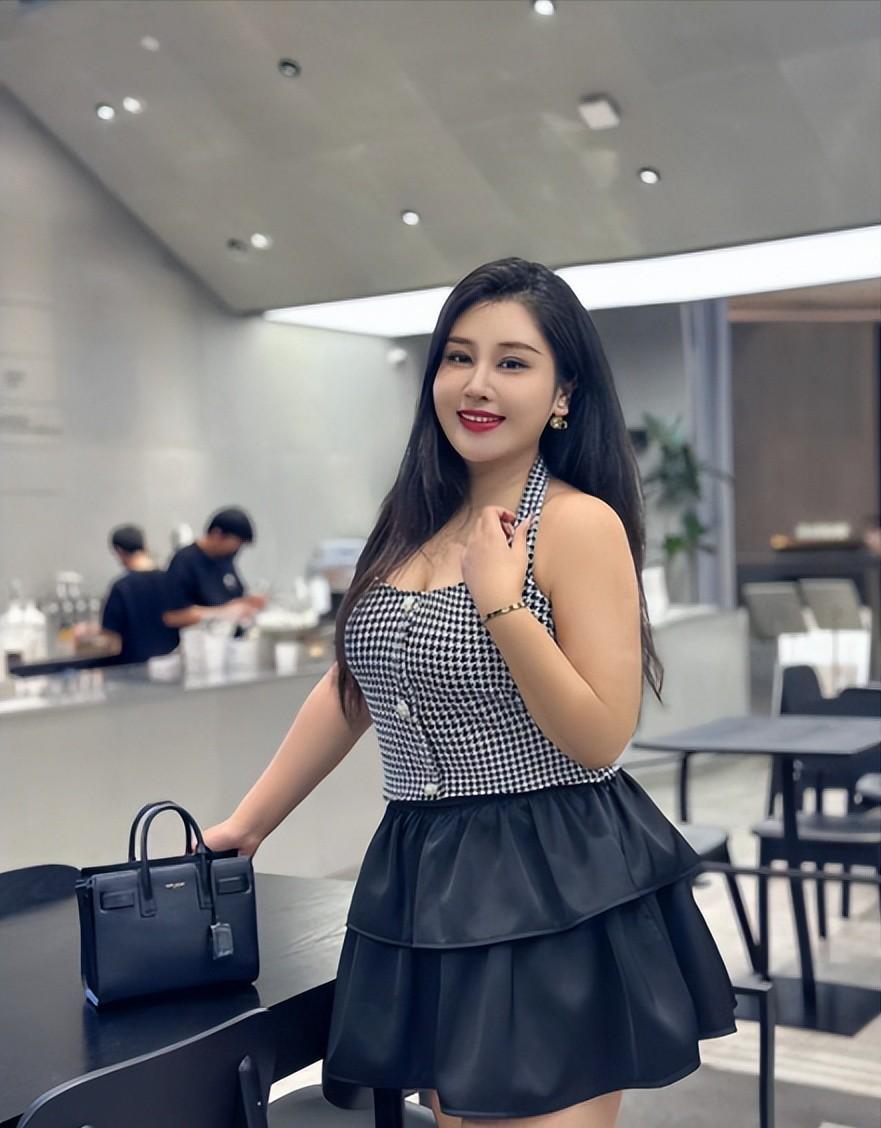 我山东姑娘,体重170,曾因胖被人诋毁,今靠身材挣钱,日入3000