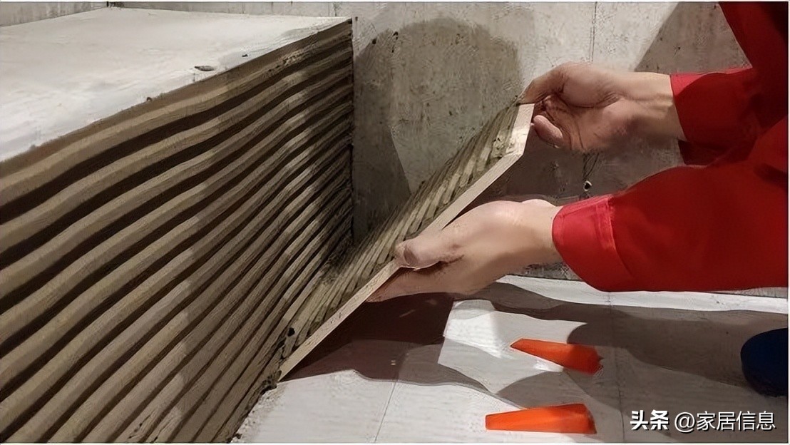 瓷砖背胶贴得稳吗,瓷砖背胶粘性好还是不粘好