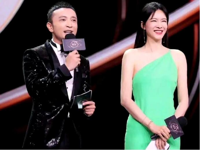 微博之夜各明星镜头,明星微博之夜照妖镜