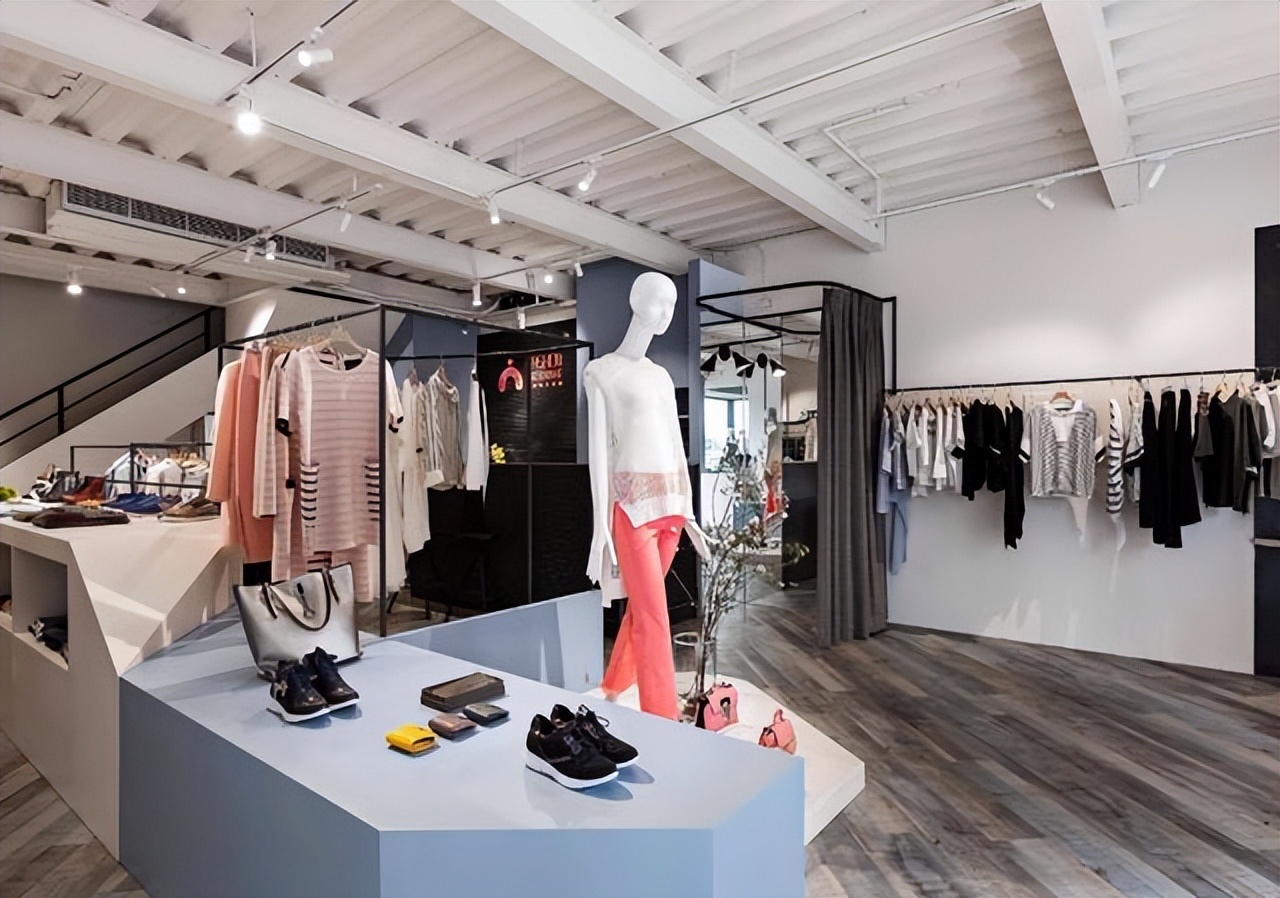 实体店遇到顾客该怎么办,实体店遇到客人买衣服退货怎么办