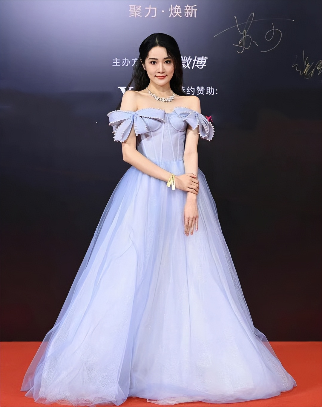 综艺杨紫白鹿赵露思杨超越金晨,虞书欣白鹿赵露思金晨杨紫合体