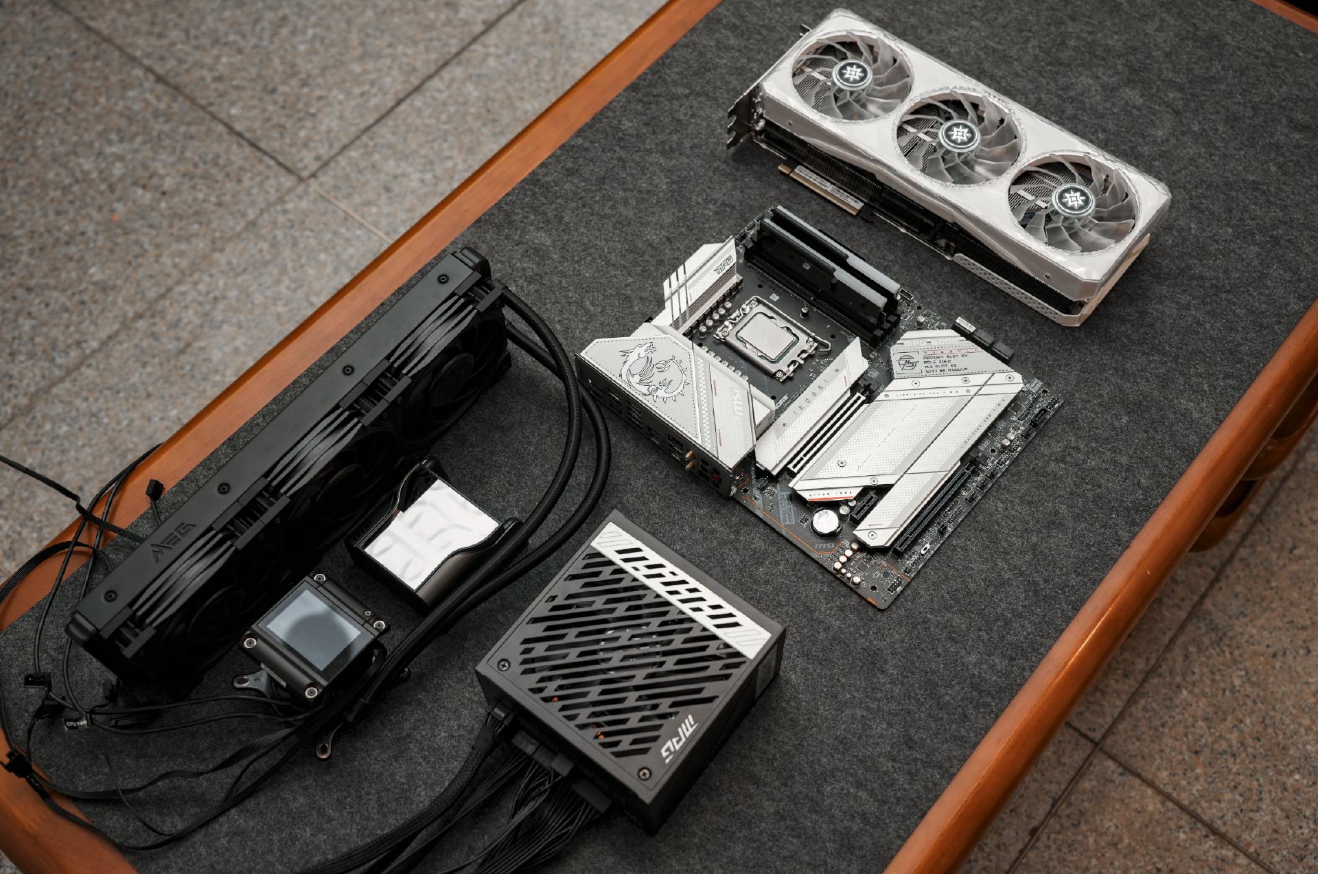 安钛克p1初星装什么水冷,安钛克p1机箱