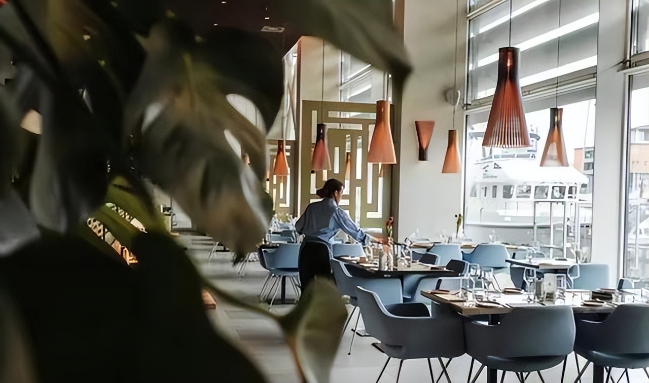 80后女孩挑战禁欲生活：每月300元长住酒店，尽享无拘束奇妙体验