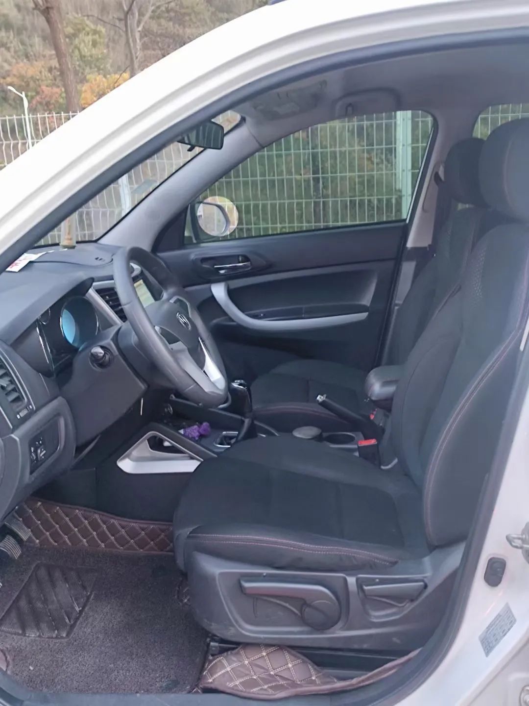 十堰龙信国际汽车城二手车过户,十堰龙信汽车城