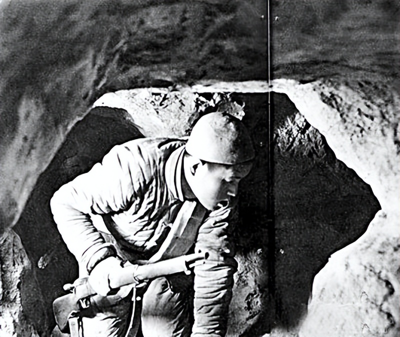 91年吕正操赴美探望张学良，张学良见他好奇问：你咋跟着周恩来了