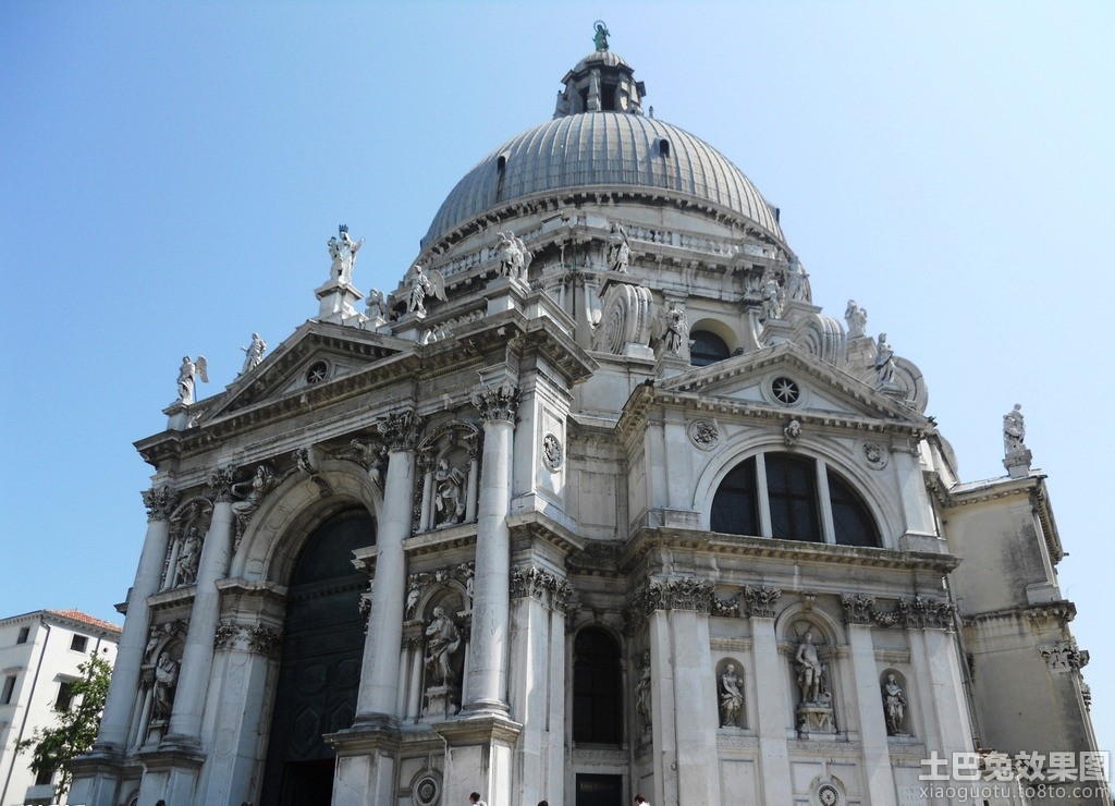 罗马建筑的风格和特色是什么,罗马式建筑的主要特征是雕饰