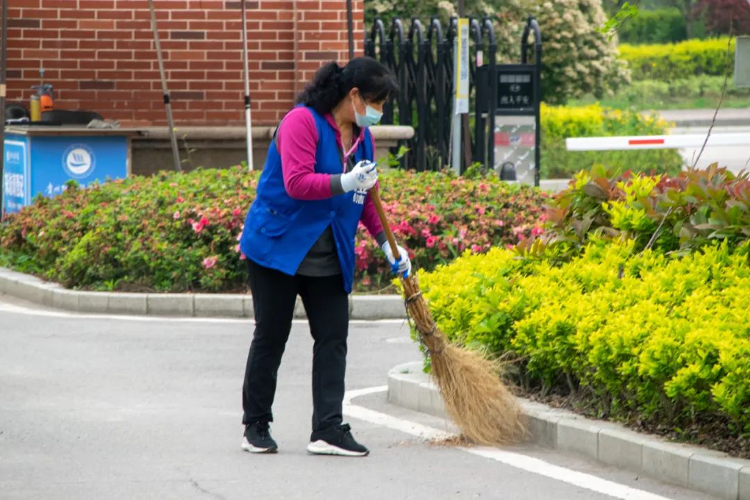 致敬平凡的劳动者图,致敬最朴素的劳动者图片