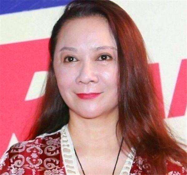 老演员整容脸变形,老年人整容前后照片