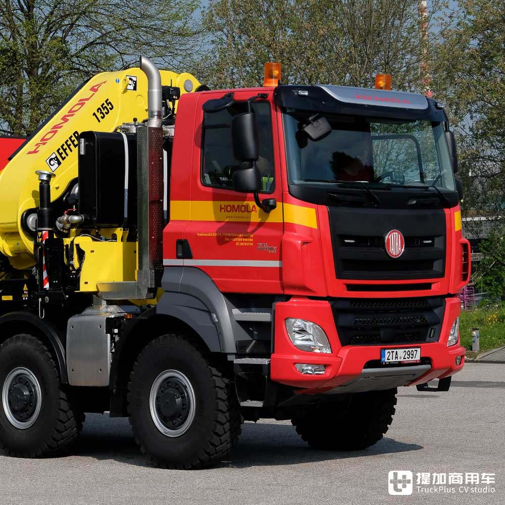 六驱军用卡车随车吊,太脱拉8x8凤凰全地形越野房车