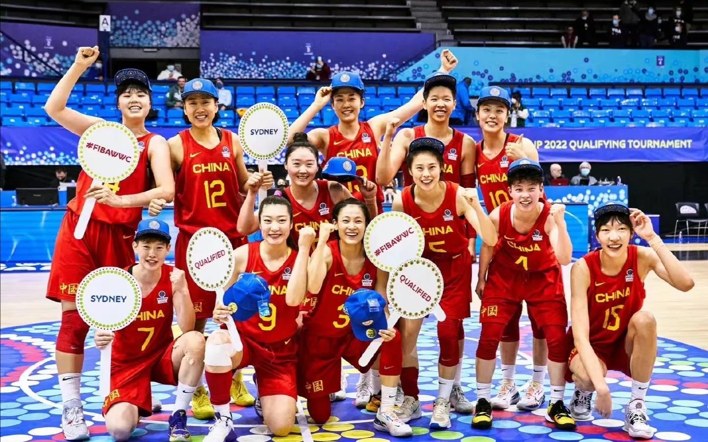 女篮黄思静哨下三分球,黄思静三分震撼引领中国女篮