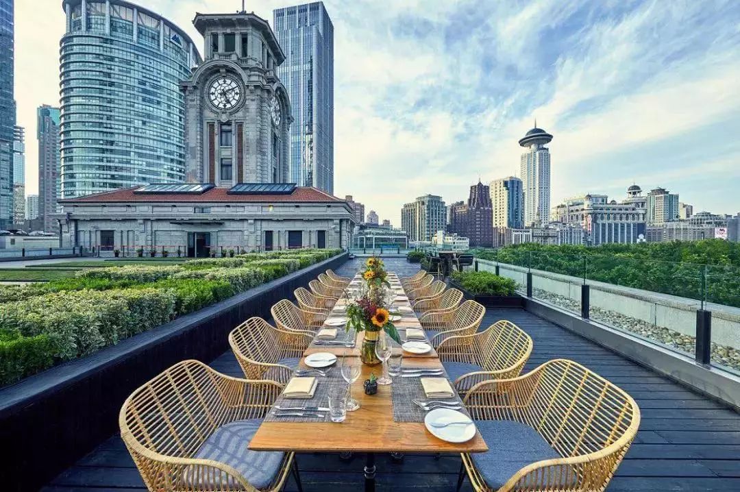 隐藏在历史博物馆旁边的院子,上海历史博物馆顶楼西餐厅