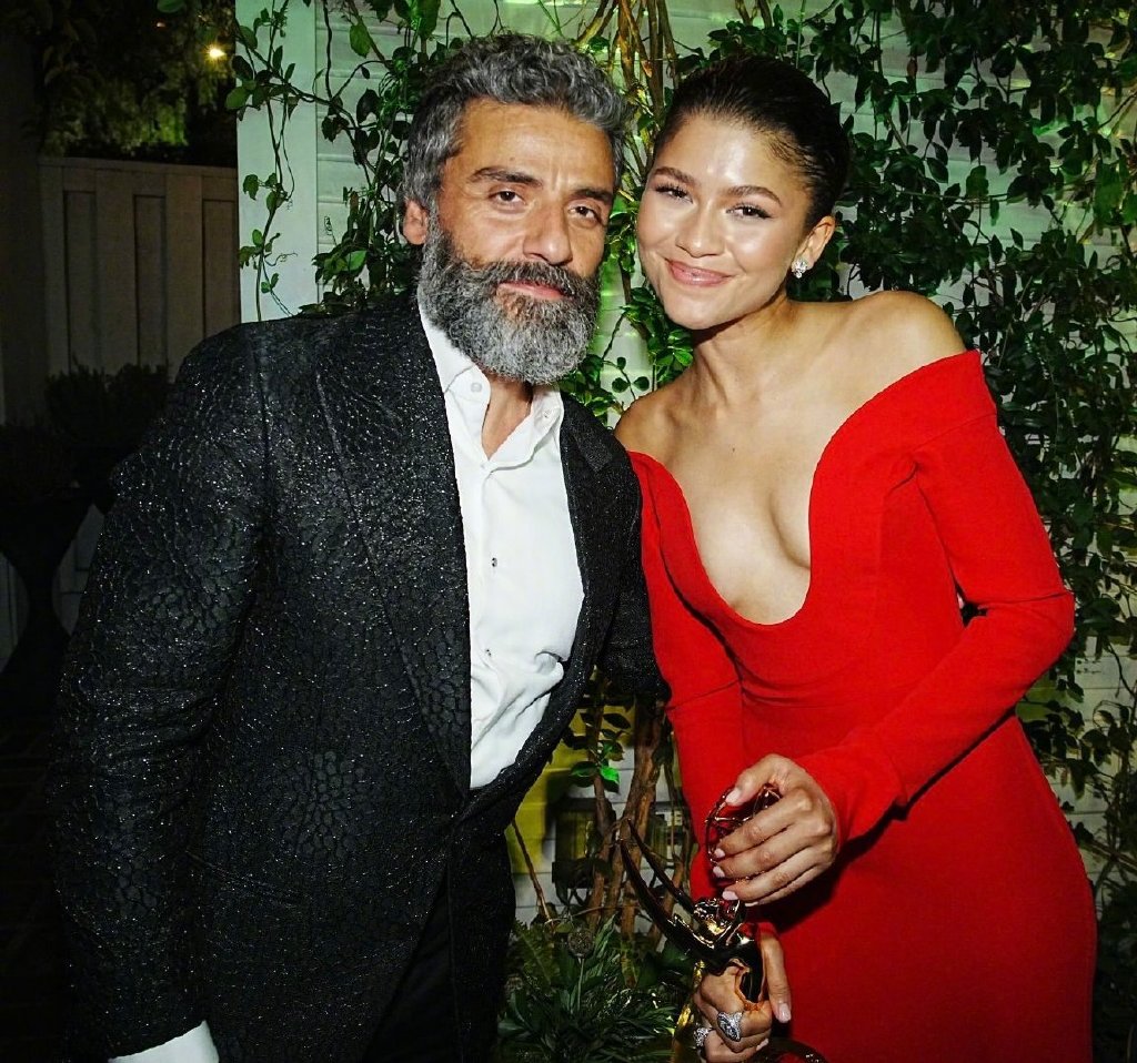 艾美奖红毯女星礼服图片,2019红毯艾美奖