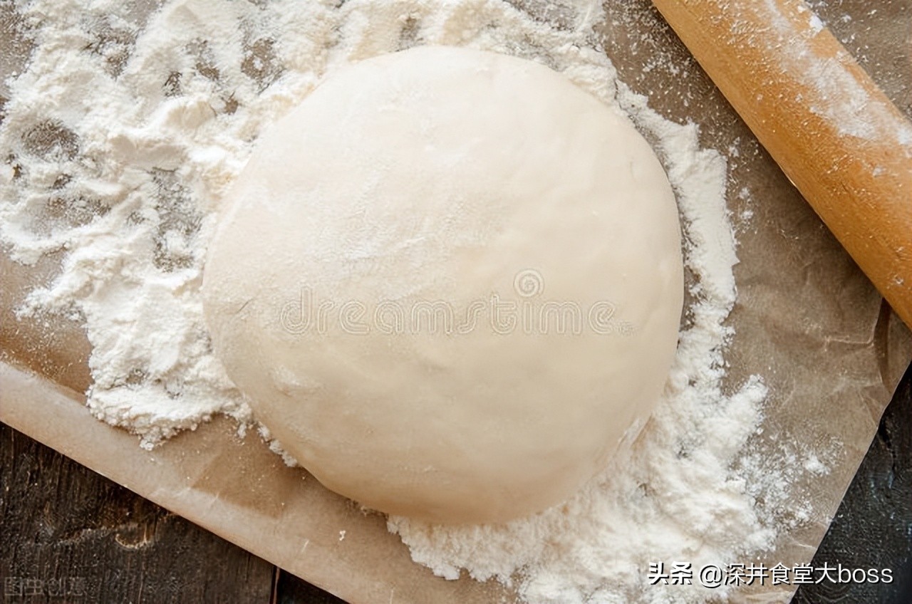 和面的教程技巧,和面只放水能做出筋道的面吗