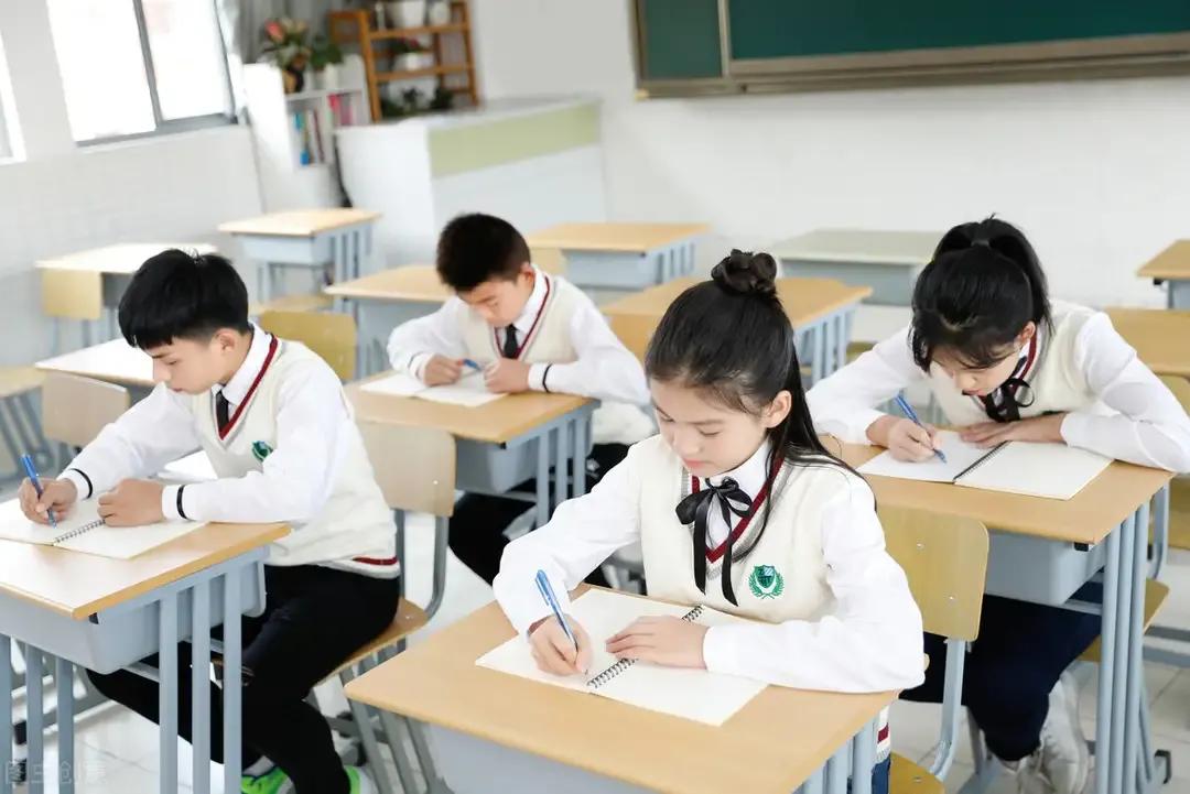 冀教版英语八年级上lesson7ppt,冀教版八年级上册英语lesson8详解