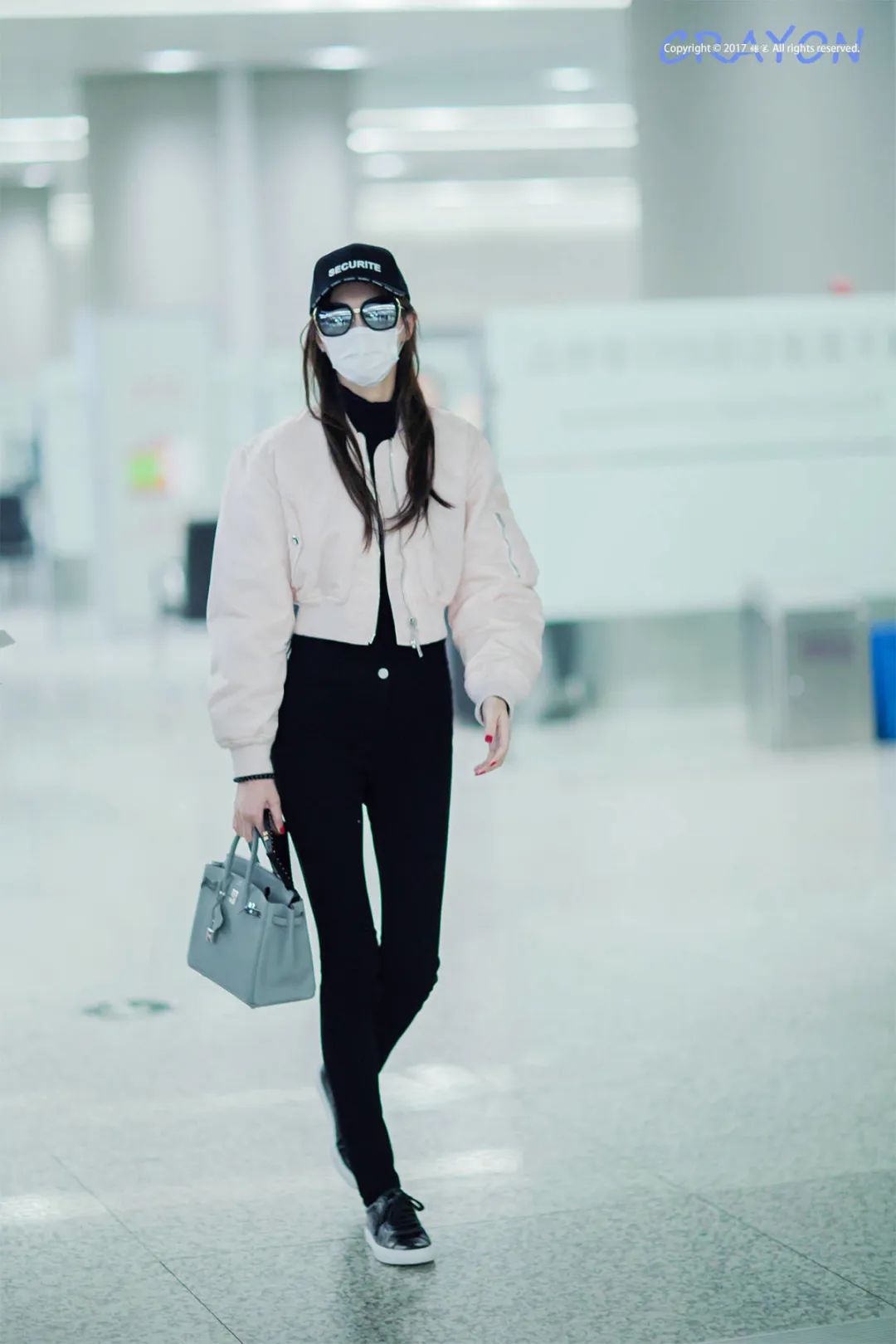 唐嫣在机场时背的焦糖色包,唐嫣曾经用过哪些包包