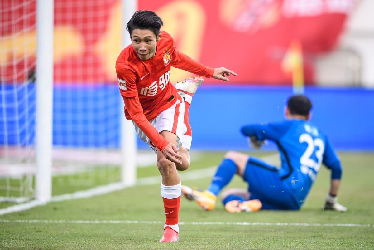 郑智在广州恒大十大高光时刻,恒大2:0上港郑智