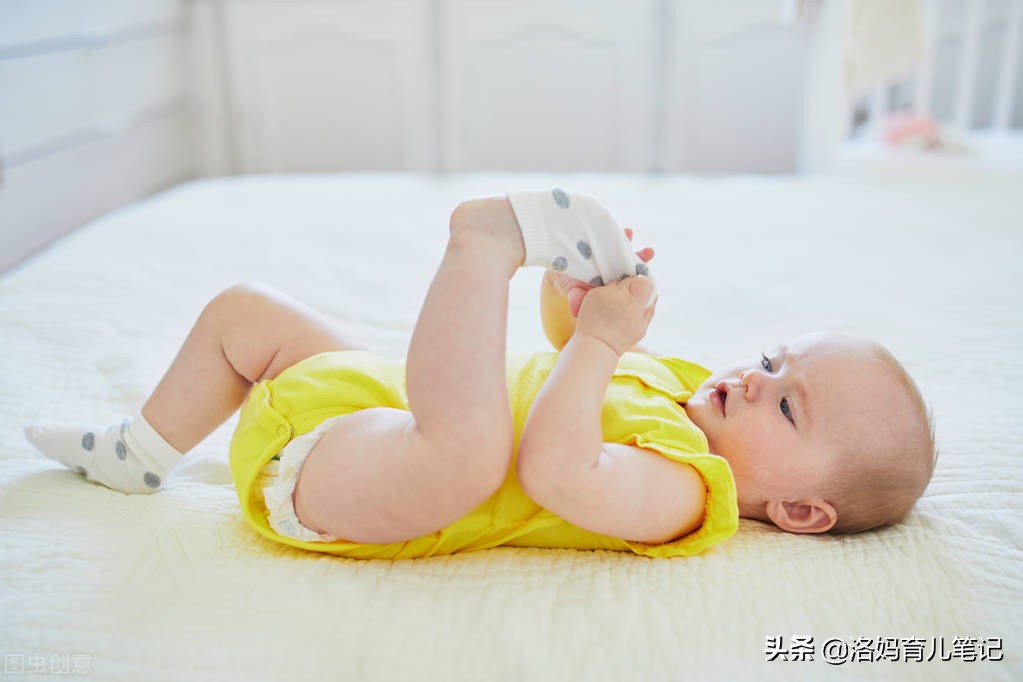宝宝经常脱袜子怎么回事,婴儿脱袜子是什么原因