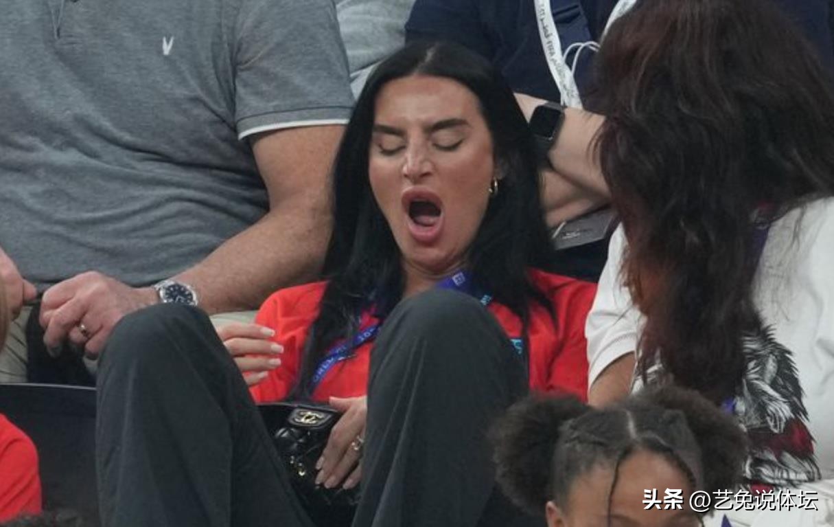 英格兰太太团卡塔尔,英格兰太太团包机前往卡塔尔