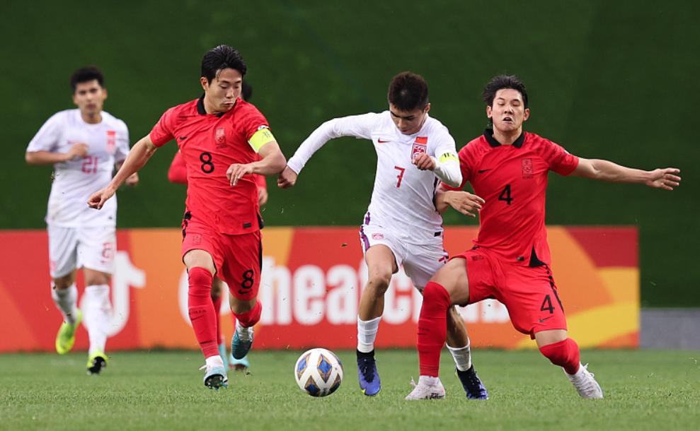 国足0-3不敌韩国中国球员评分,国足0:1对阵韩国首发阵容