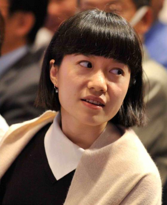 翁帆与杨振宁结婚生活状况怎样,杨振宁和翁帆结婚的当年现状