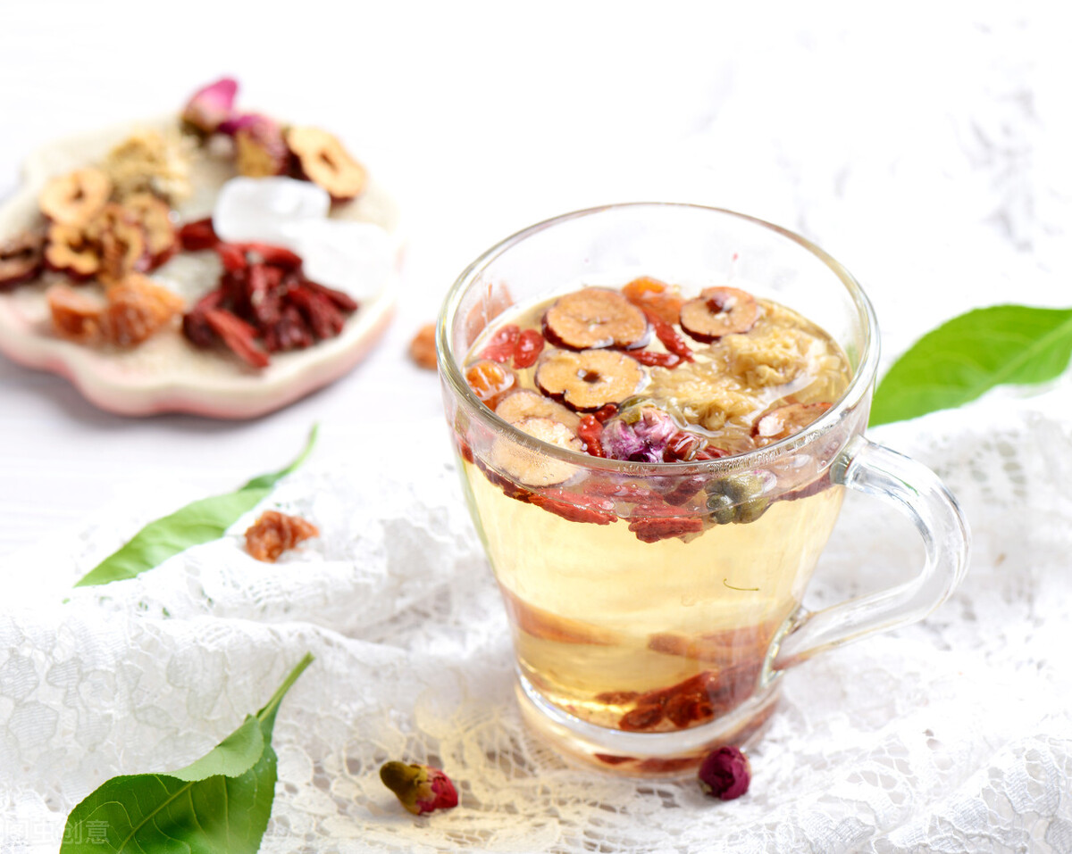 秋天适合喝什么水果茶呢女生,什么水果茶可以滋阴润燥