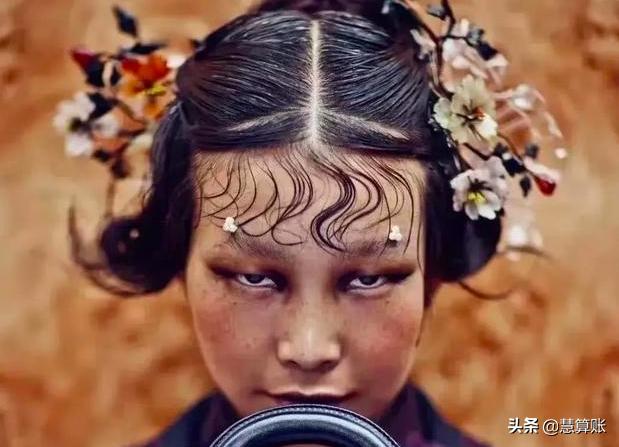 眯眯眼塌鼻梁,眯眯眼塌鼻梁的男生面相