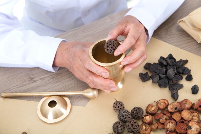 新冠吃布洛芬还是连花清瘟,连花清瘟和布洛芬治新冠