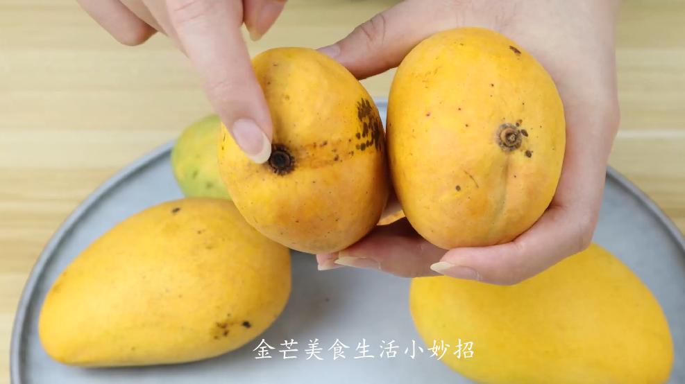芒果该怎么挑才有皮薄肉厚,芒果要怎么挑才不酸