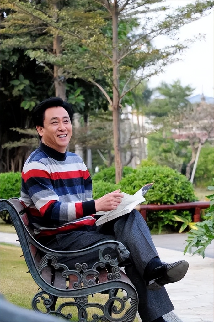 许家印之妻丁玉梅：住出租屋陪丈夫创业，恒大危机击不垮夫妻情