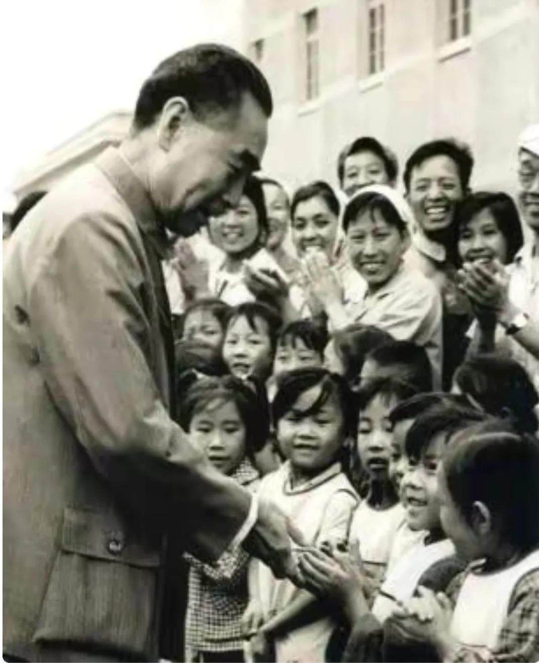 1965年周总理为何对陈毅说：你想现在退休在石河子安家暂时还不行