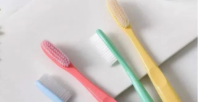 电动牙刷是普通牙刷的多少倍,电动牙刷比普通牙刷刷得干净吗