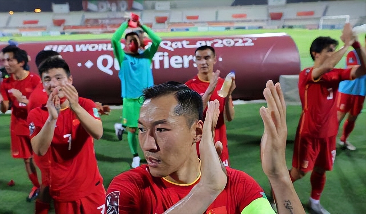 自律小伙楼顶跑步,自律队长以前视频