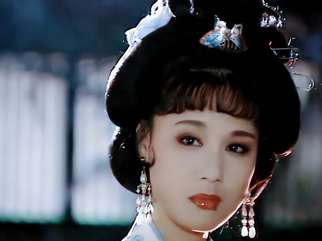 点痣不小心把痂弄掉会留坑吗,点痣的时候要不要把它扎烂