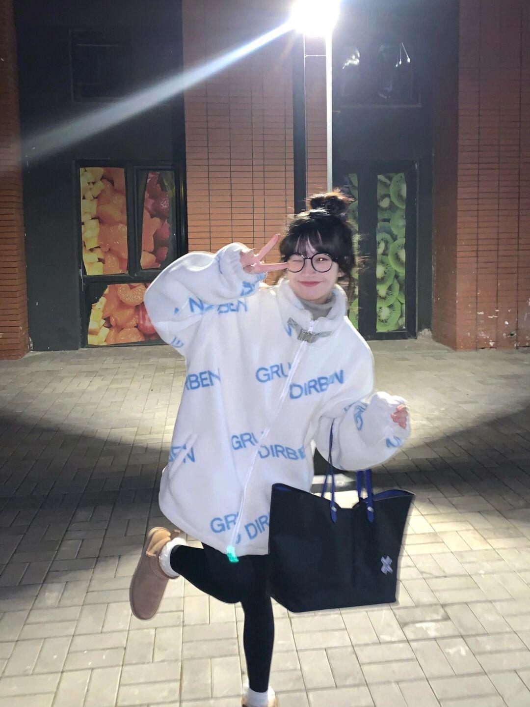 舒适薄绒外套,羊羔绒外套穿搭保暖