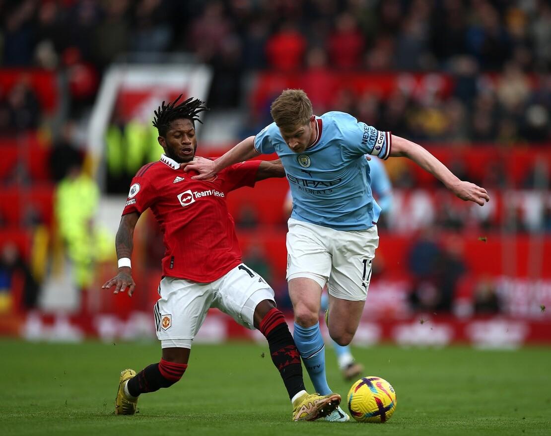 滕哈赫认为曼联有希望冲击前四,滕哈赫力挺曼联主帅团队