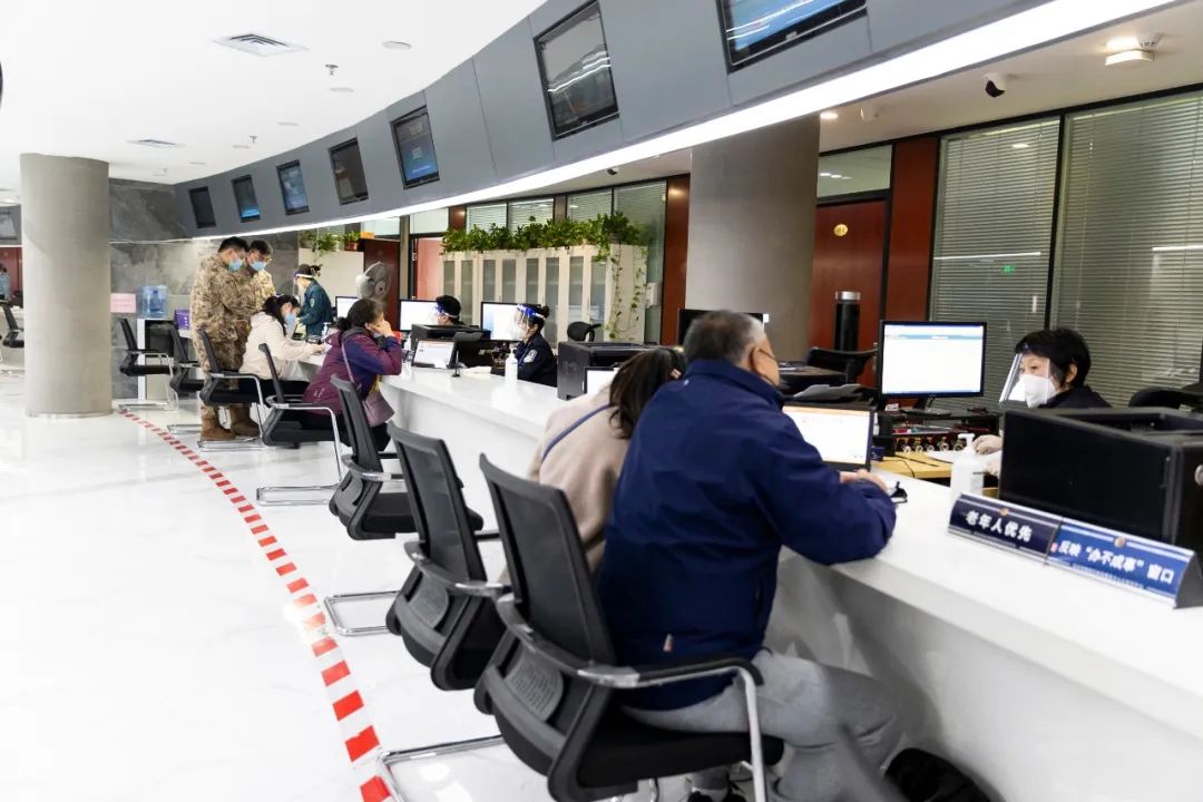 别慌别急打110报警,不是说有事就找警察吗