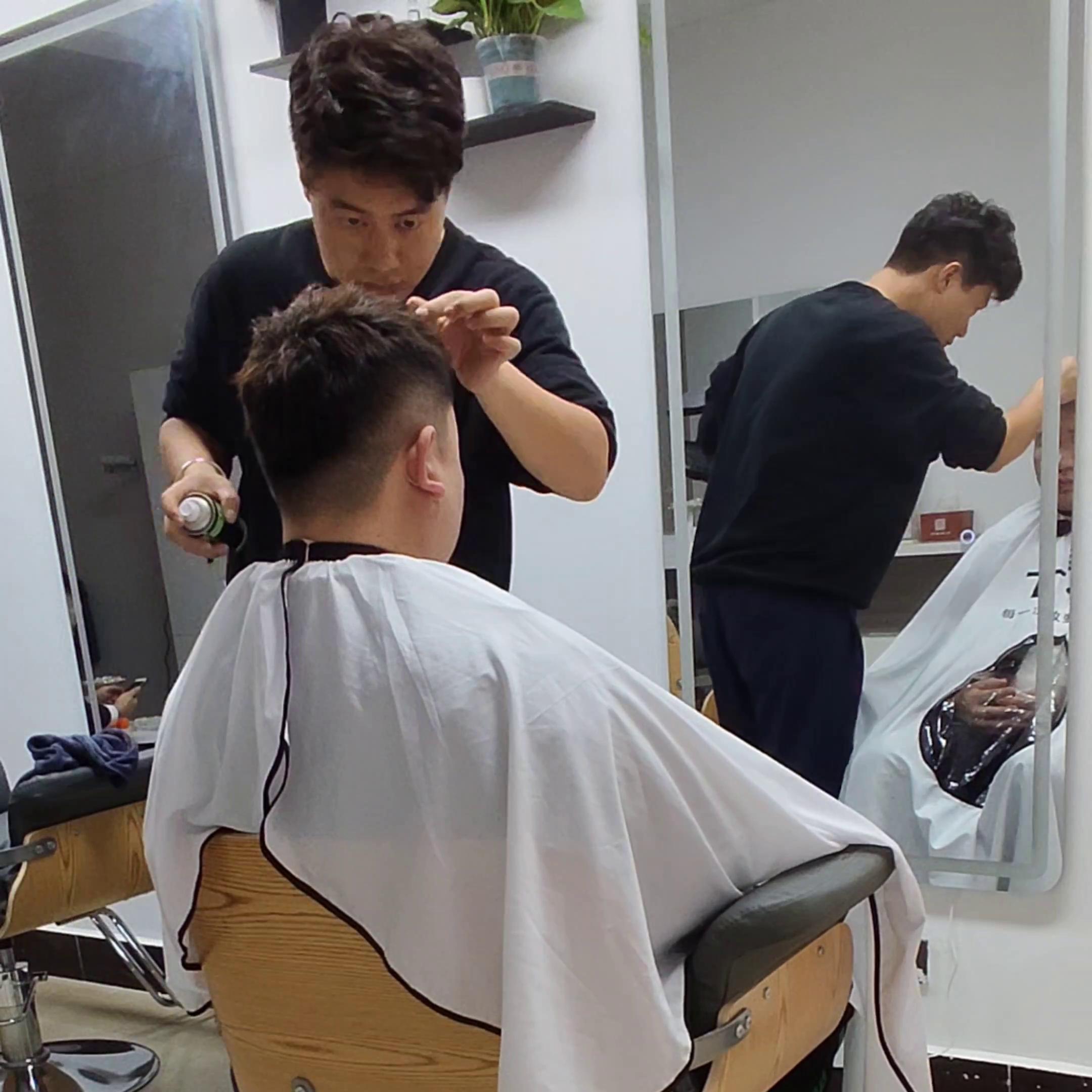 如何拍自己创业经历的视频,一个人创业的视频怎么拍