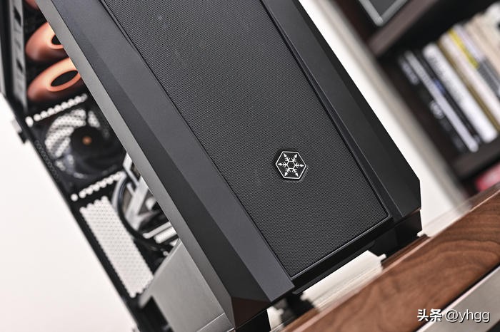 低调实用中塔——ROGZ690HERO+影驰4070Ti+银欣FARAB2装机展示