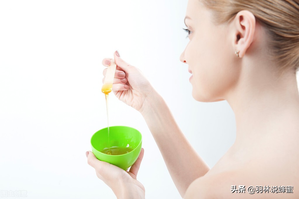 什么蜂蜜做面膜功效最佳,蜂蜜怎么用在脸上美容