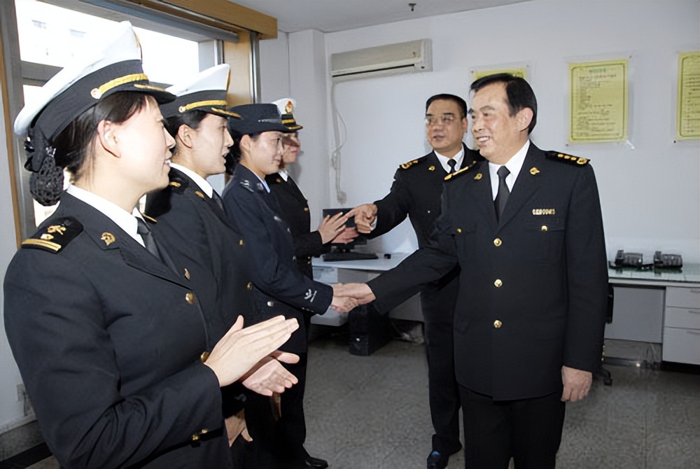 公务员报考海关必选政治吗,海关公务员报考条件专业