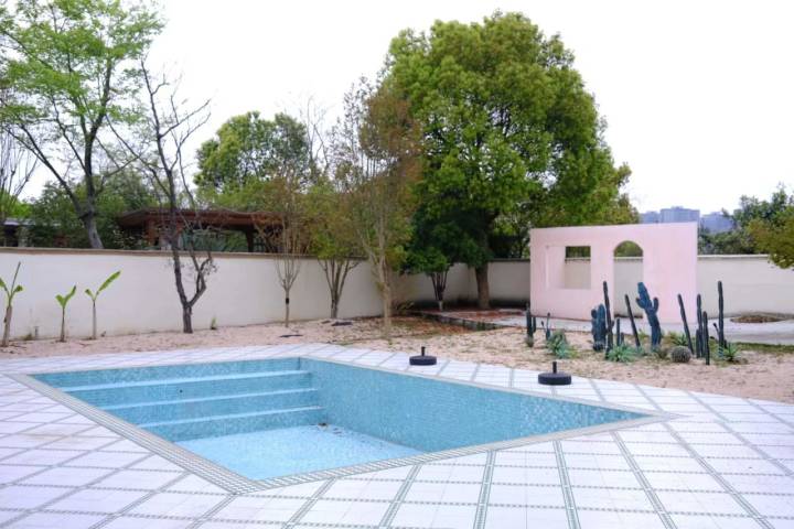 别墅改建能挣钱吗,别墅改成商业用房合法吗