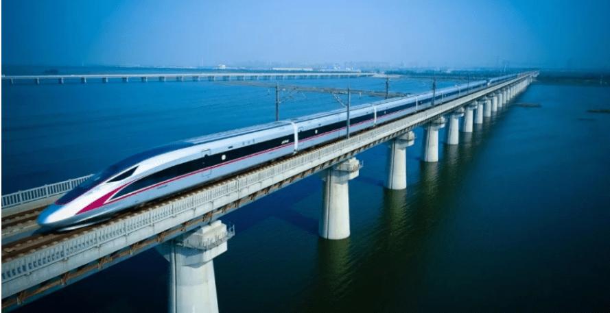 理智看待女子花万元包商务车厢！一人多票是否可取？