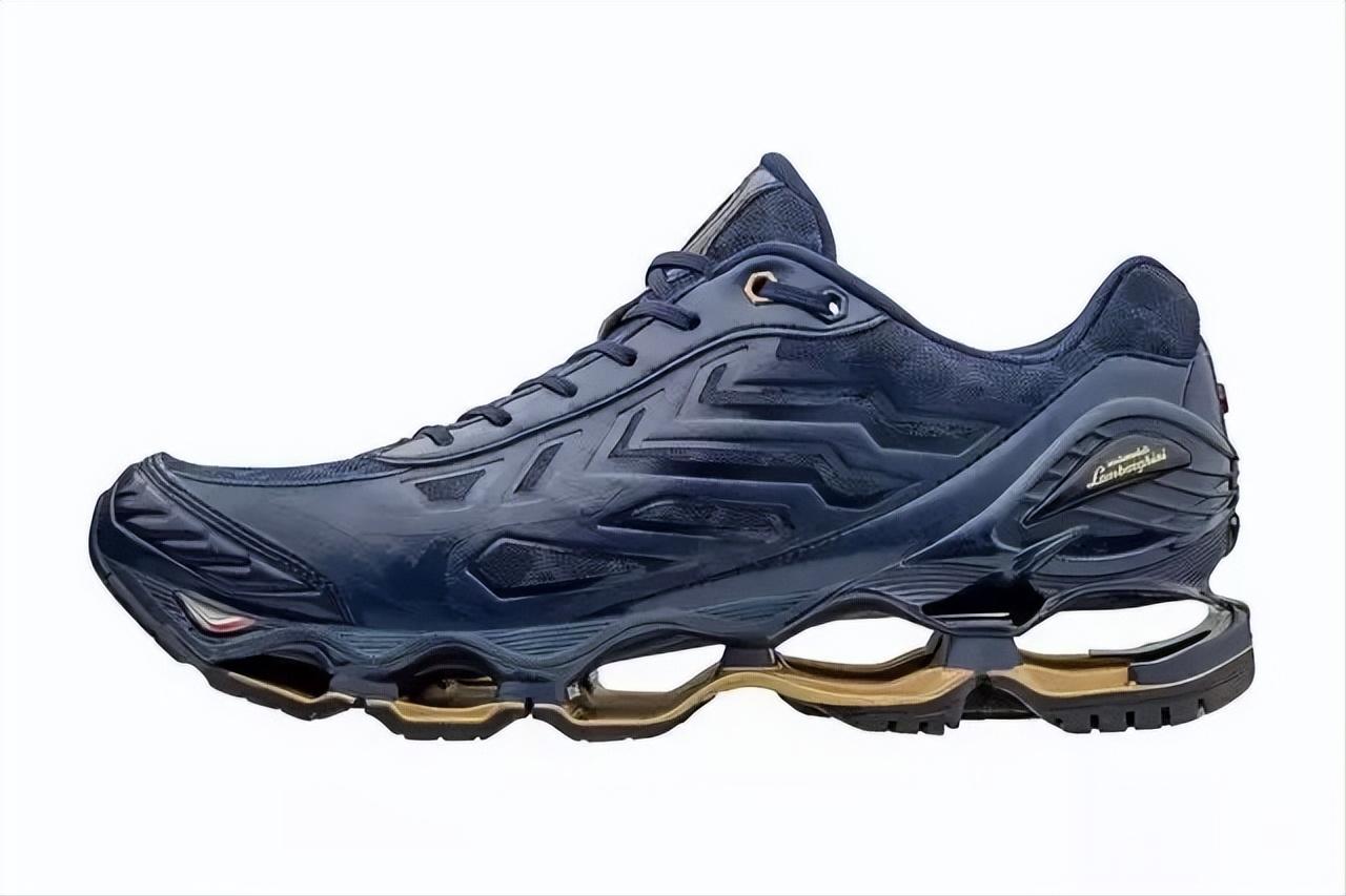 跑步的减震跑鞋怎么选？缓震跑鞋是靠什么缓震的呢？