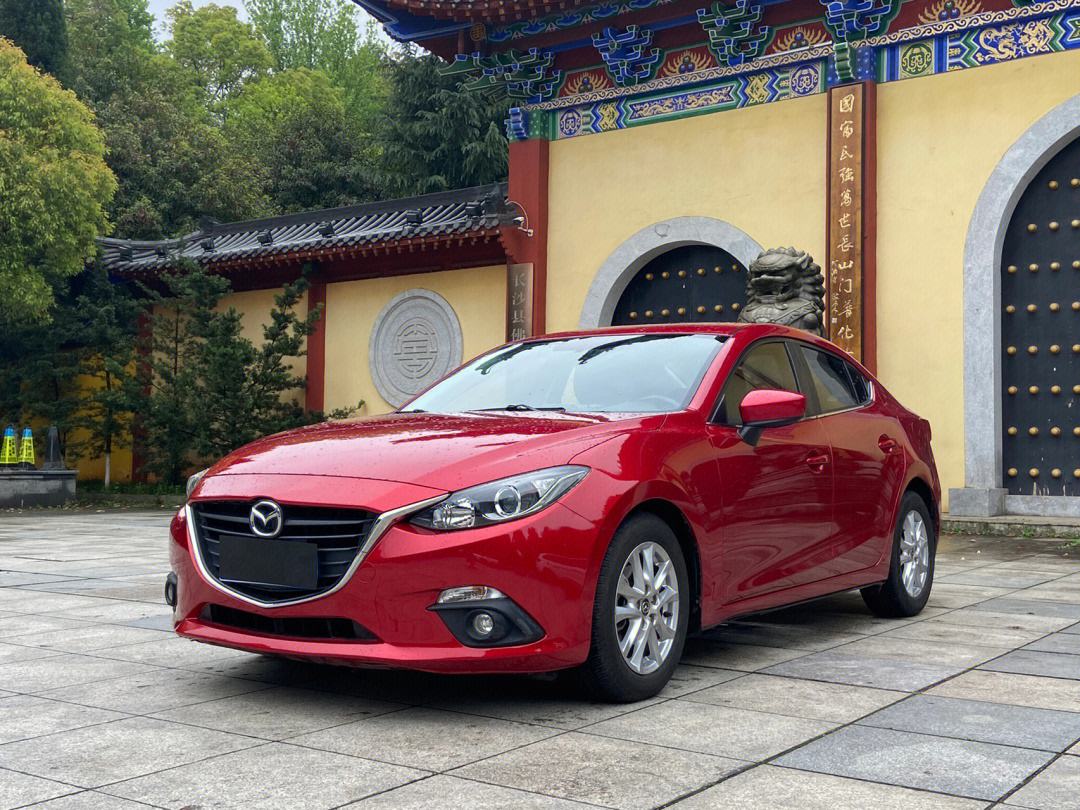 年轻人的第一款车来看看它准没错,年轻人的第一台车哪一款最有逼格