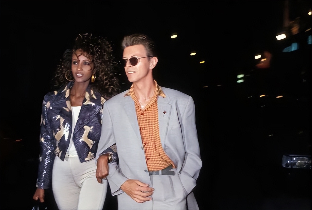 大卫鲍伊时尚风格,大卫鲍伊颜值巅峰