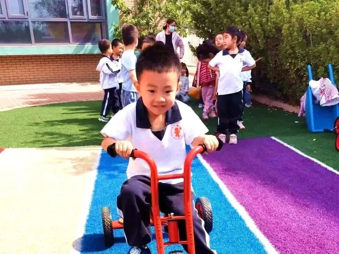 七彩童年活动环创,七彩童年庆六一活动